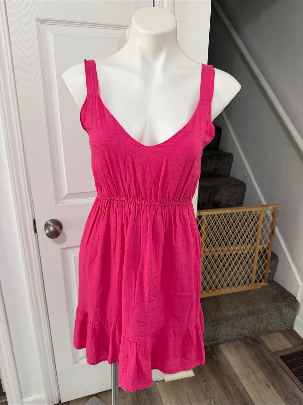 Sleeveless Linen V-Neck Mini Dress in Bright Pink Size Medium NWOT